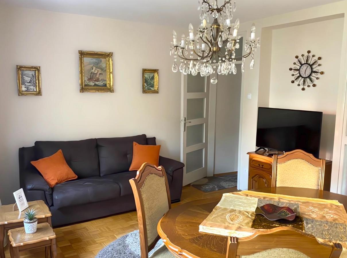 Central Park Apartment Čačak Buitenkant foto
