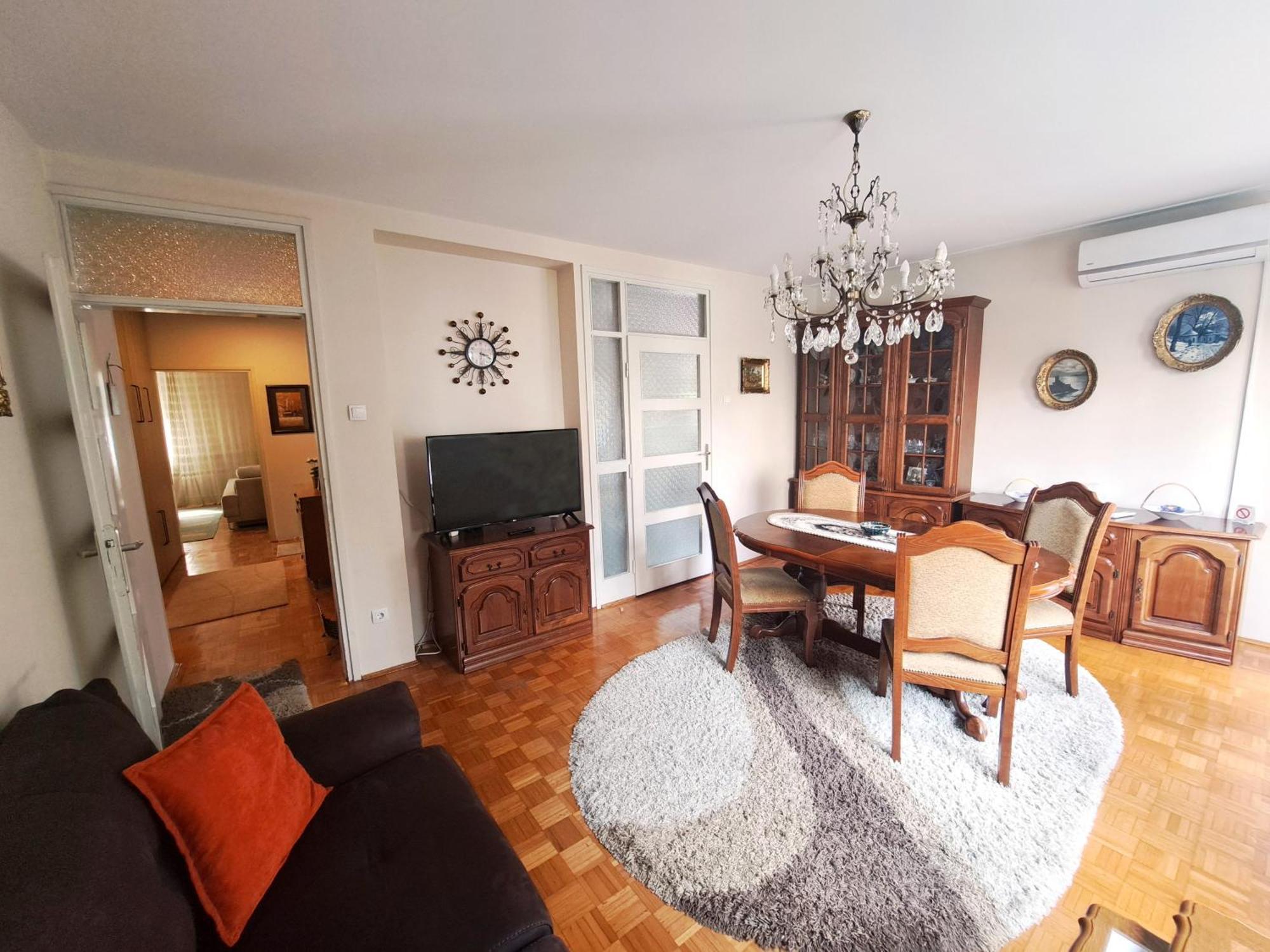 Central Park Apartment Čačak Buitenkant foto