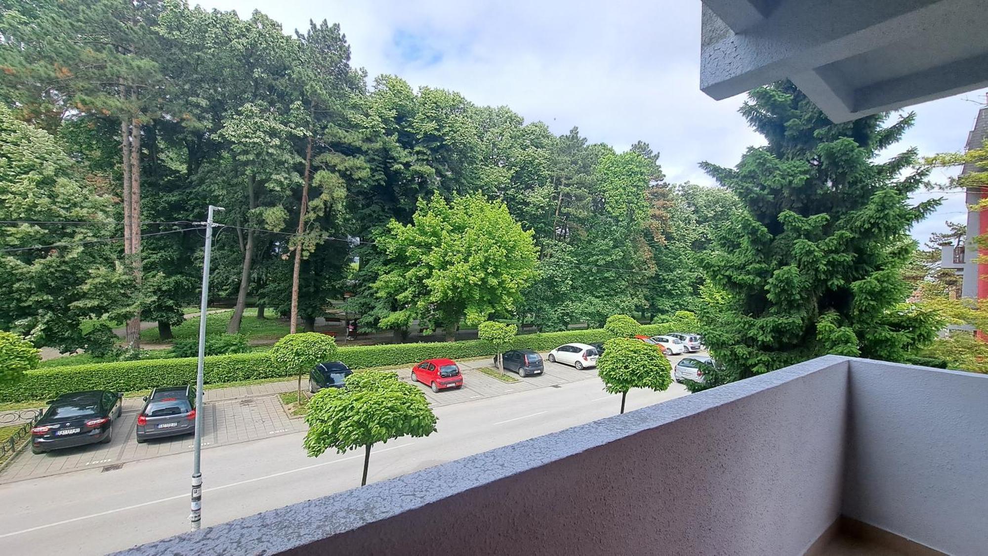 Central Park Apartment Čačak Buitenkant foto